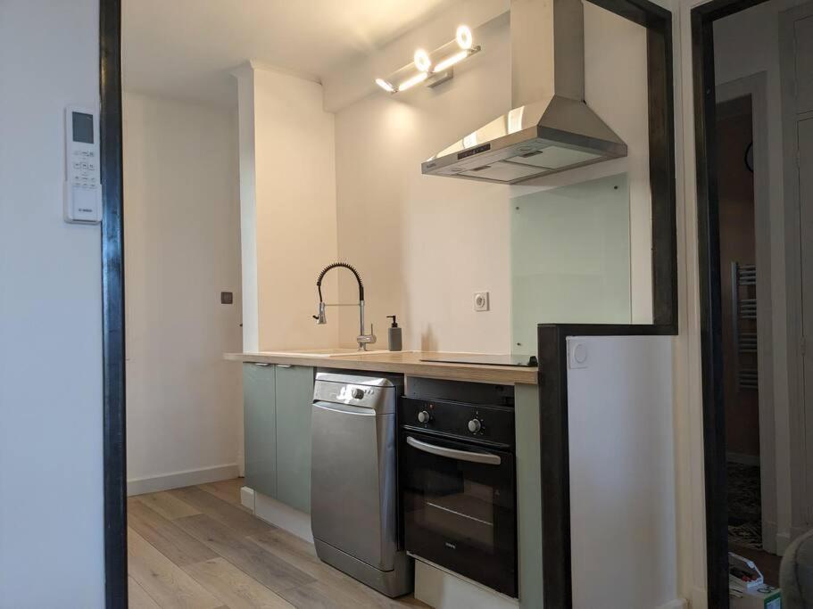 Appartment - Vue Imprenable Sur La Cite Medievale - Parking Gratuit - Climatise Carcassonne Exterior foto